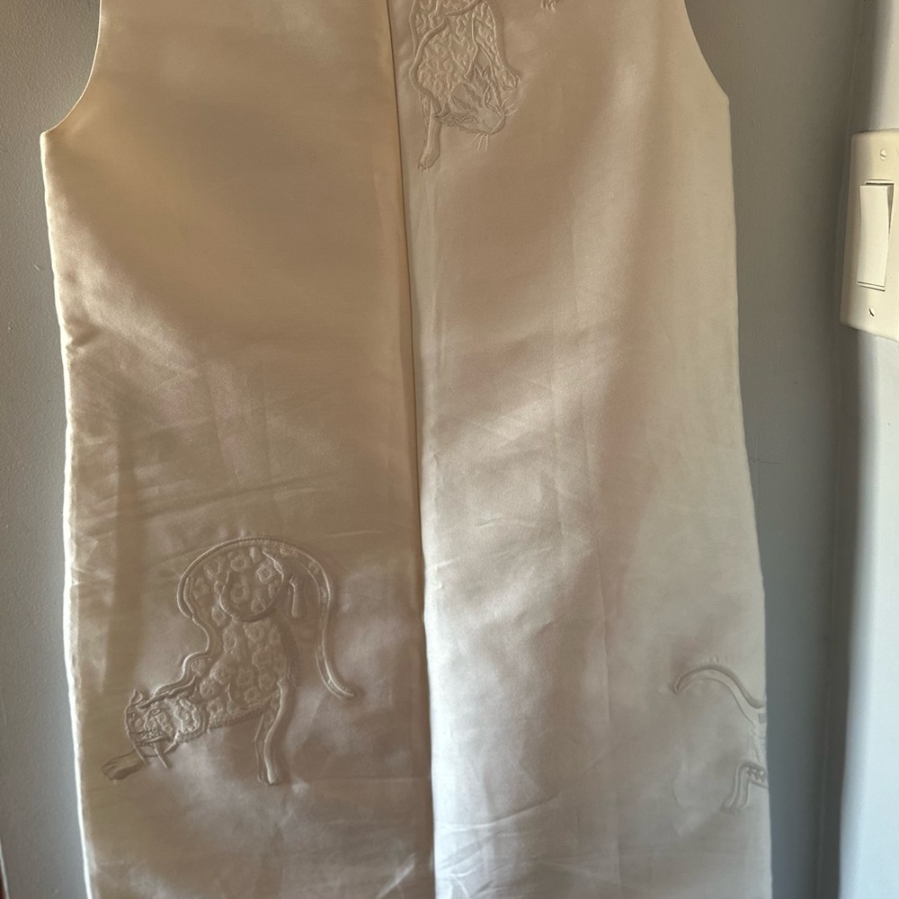 TIGER EMBROIDERY DUCHESS SATIN SHIFT 
DRESS WHITE - Picture 4 of 16